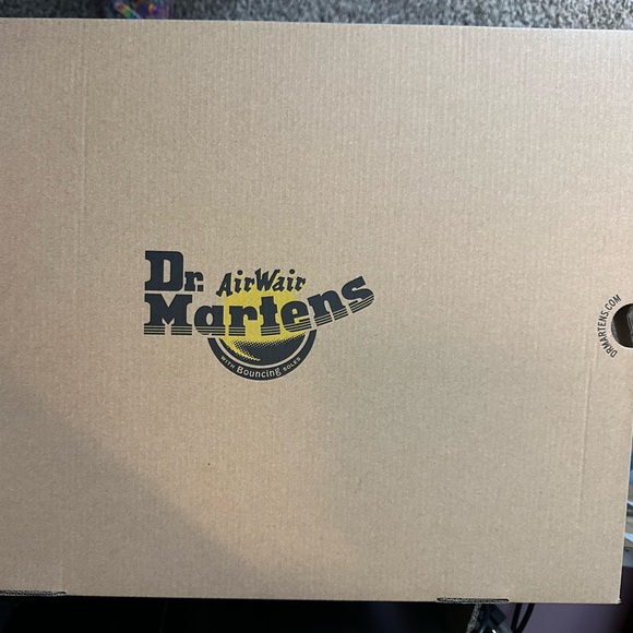 Dr. Martens NEW 28i eye Extreme Max Knee High Boot Platform - Picture 4 of 7